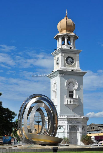 queen victoria memorial clock tower
